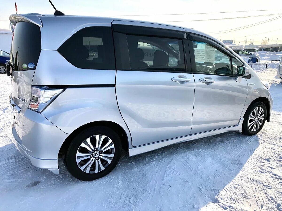 Хонда фрид 2 купить. Honda freed 2012. Хонда Фрид 5 местный. Тойота Фрид Спайк. Хонда Фрид 2007.