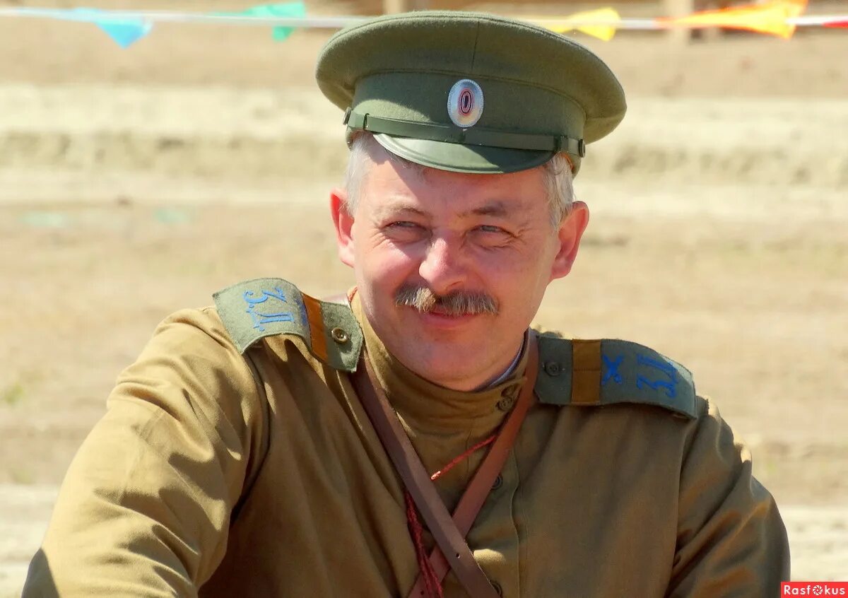 Карикатуры на военную тему. Реконструкция крепости. Рядовой солдат. Ранец это устаревшее слово. Поздравление с 23 февраля мужчинам.