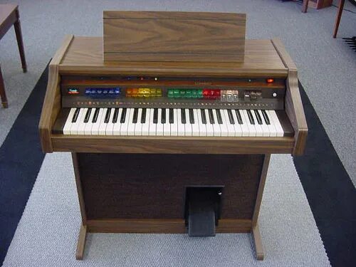 Magic organ. Lowrey Organ. Lowrey Genius.