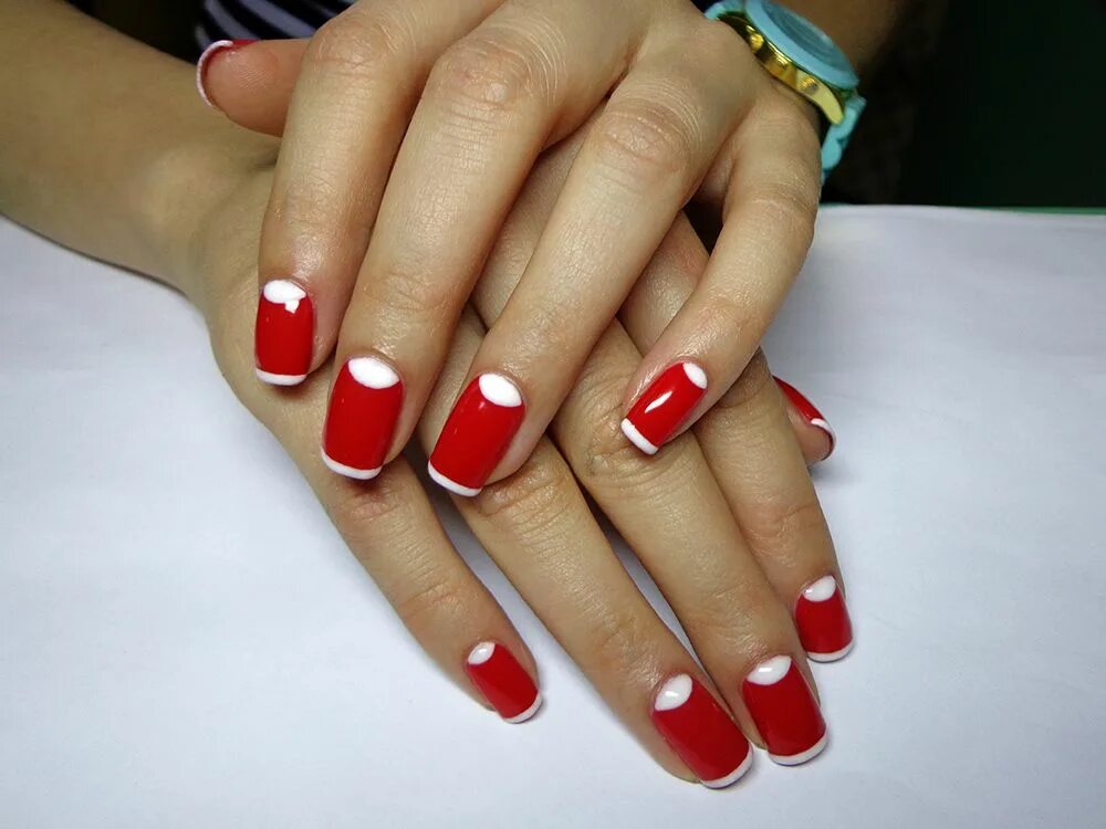 French manicure with rhinestones (66 photos): beautiful design black jacket on t