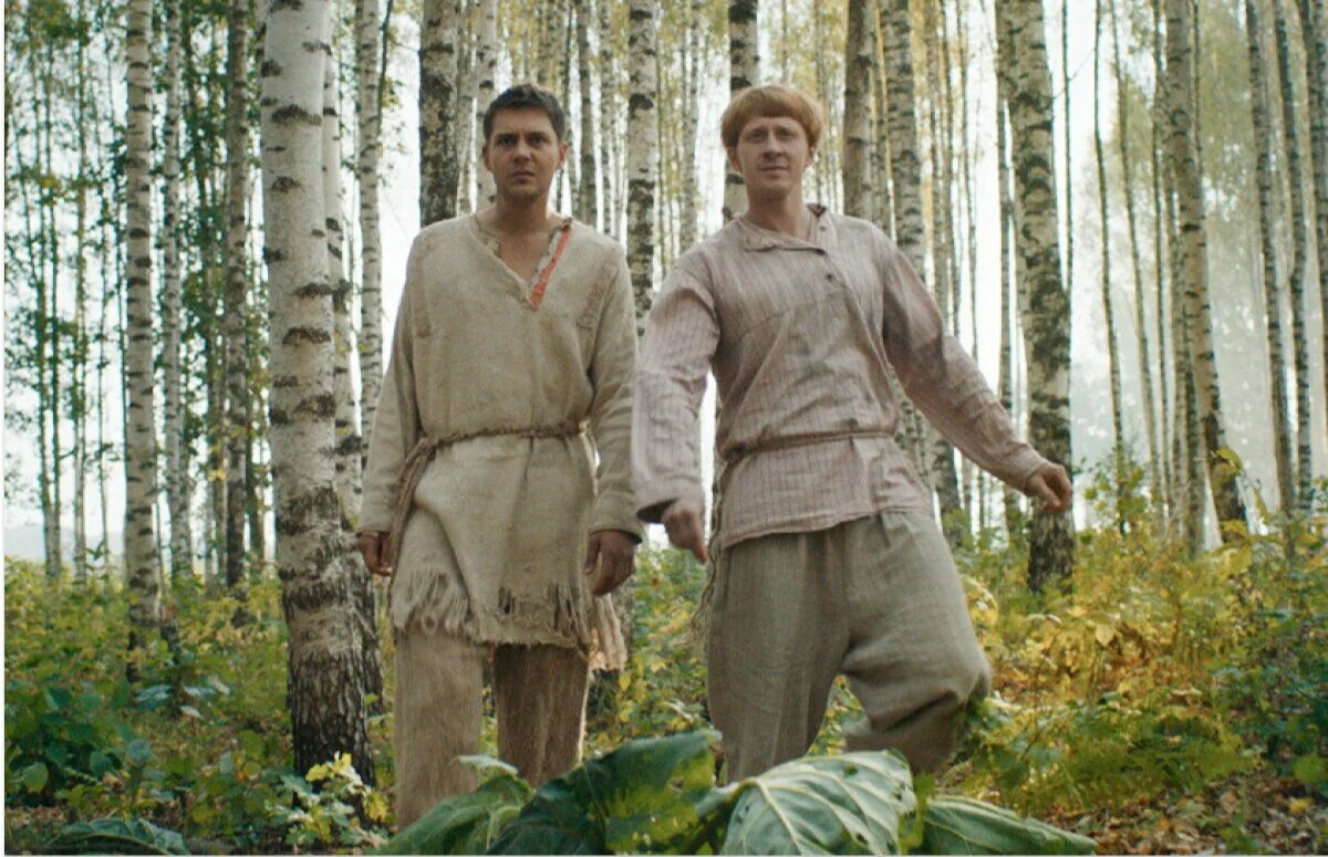 Холоп через. Холоп фильм 2022. Холоп через. Милош бикович комедия холоп. Фото афиши фильма холоп.