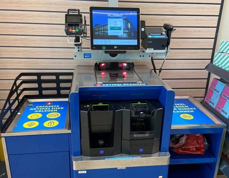 Как пользоваться кассой самообслуживания в магните. Diebold Nixdorf кассы самообслуживания. Кассы самообслуживания в Европе. Касса самообслуживания в магазине