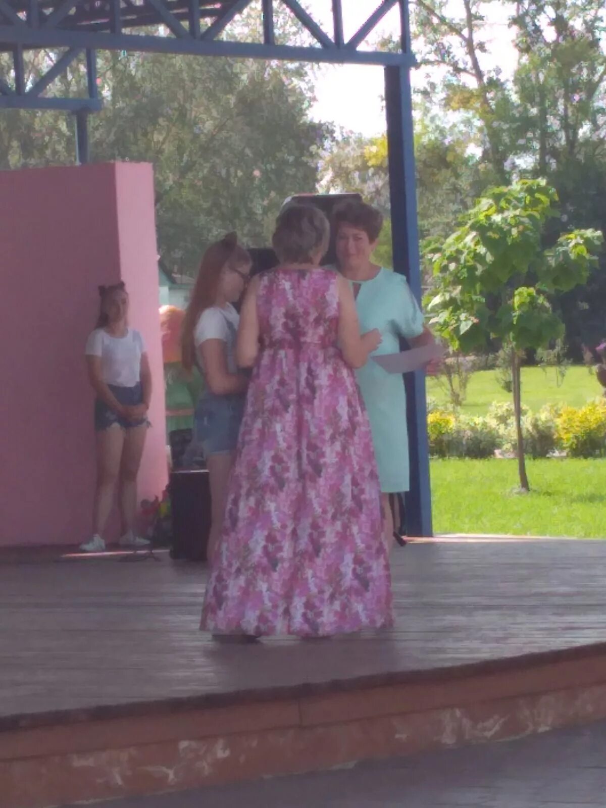 День бисерти поселка когда. Когда день поселка в уршеле. Бисерть с праздником с днём поселка. Посёлок уршельский гусь-хрустальный. День поселка в уршельском.