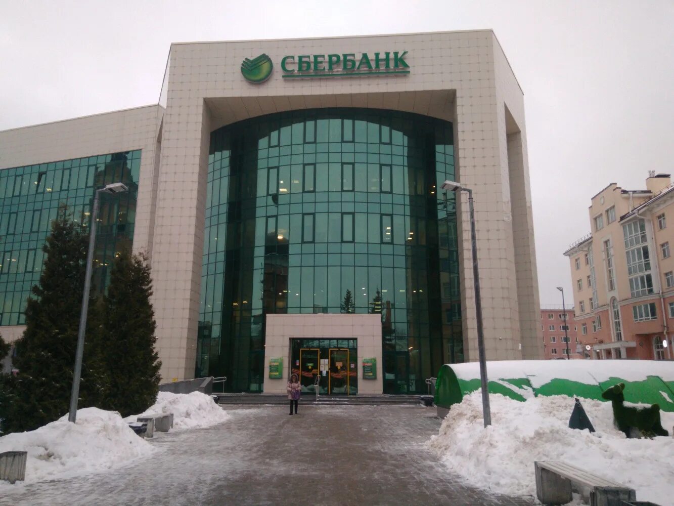 Сбербанк опубликовал режим работы своих отделений по Кировской области в апреле