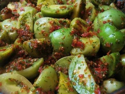 Маринованные зеленые помидоры дольками