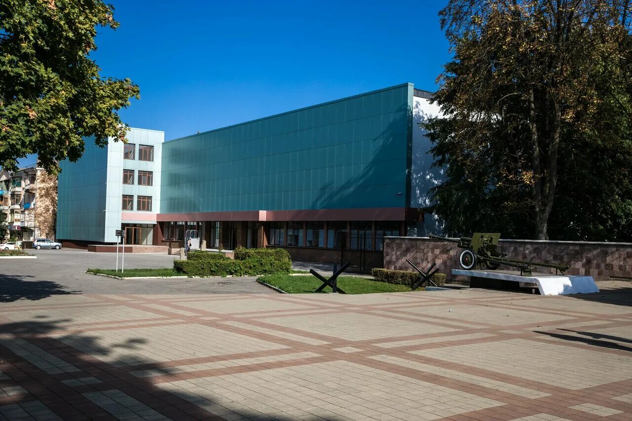 Национальный музей кабардино-балкарии. Национальный музей кабардино-балкарии. Национальный музей кабардино-балкарской республики. Нальчикский музей кбр. Национальный музей кабардино-балкарской республики нальчик.