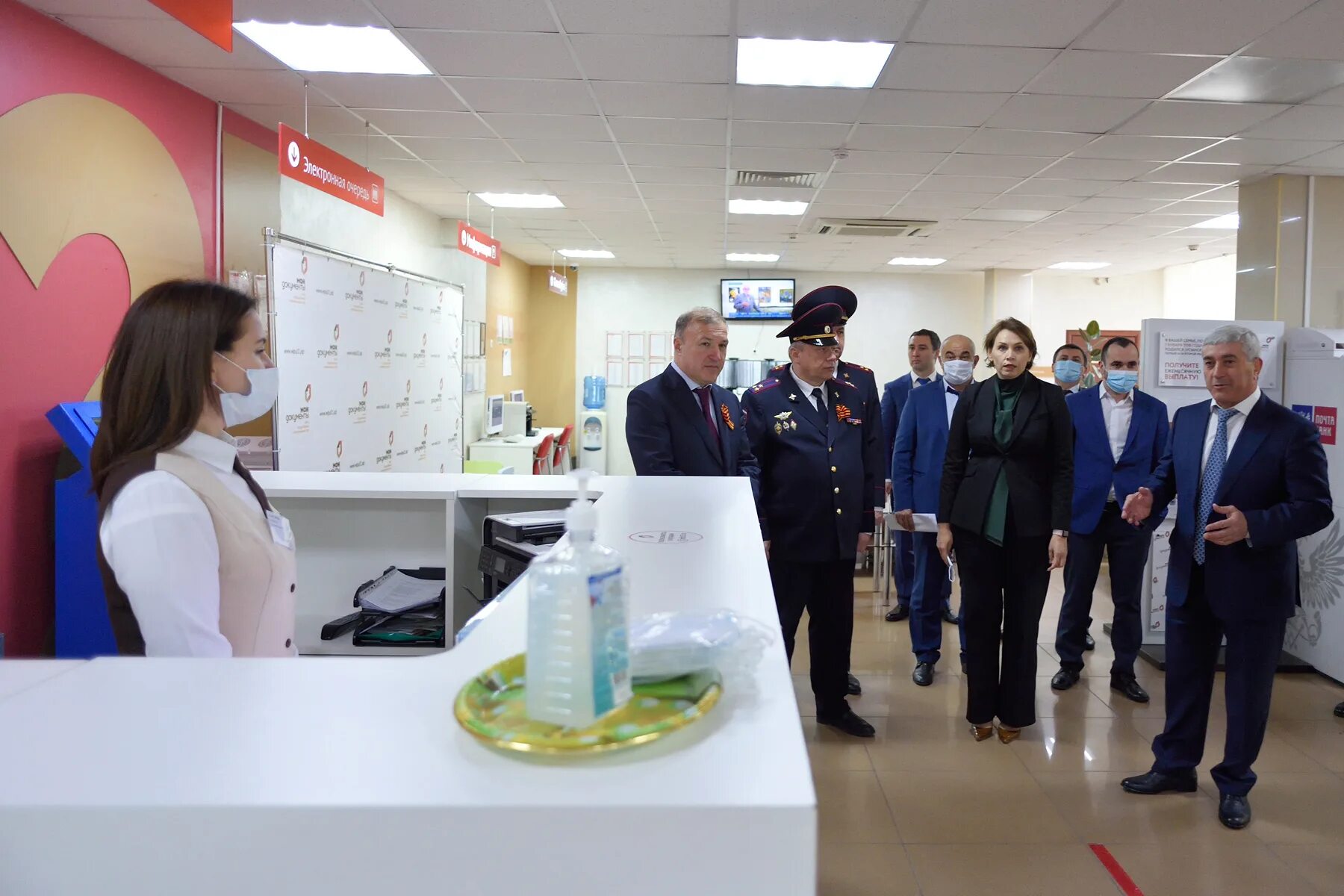 как работает мфц в адыгее. мясниковского района. мфц михнево. мфц адыгея график работы. мфц графика.