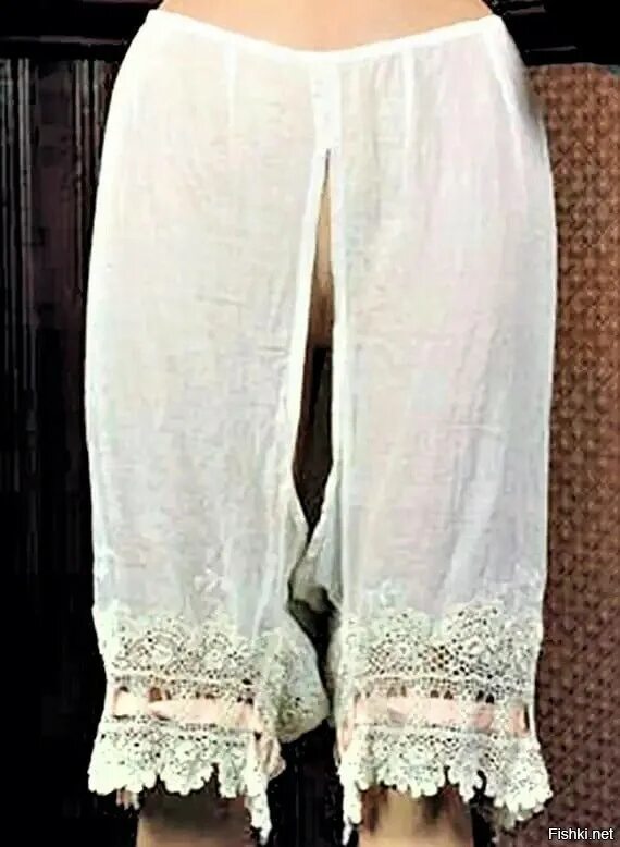 Попыхи что это. Панталоны с рюшами женские. Женские панталоны 19 века. Кружевные панталоны 19 века. Панталоны с кружевами.