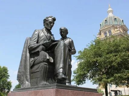Создатель памятника отцы и дети