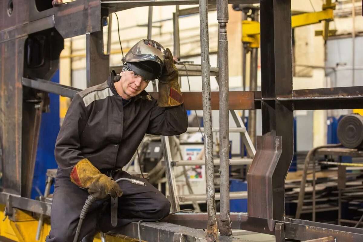 Тихвинский вагоностроительный завод вакансии. Вагоностроительный завод. Вагоны твсз. Вагоностроительный завод вакансии вахта. Тихвинский вагоностроительный завод.