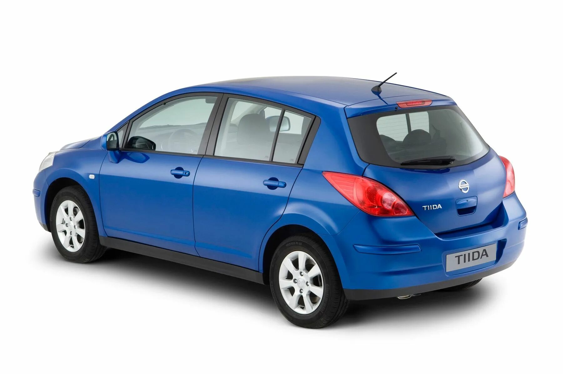 Nissan тиида 2004. Ниссан алтима 2010. Ниссан тиида с11 хэтчбек. Ниссан тиида 2008г. Ниссан тила.