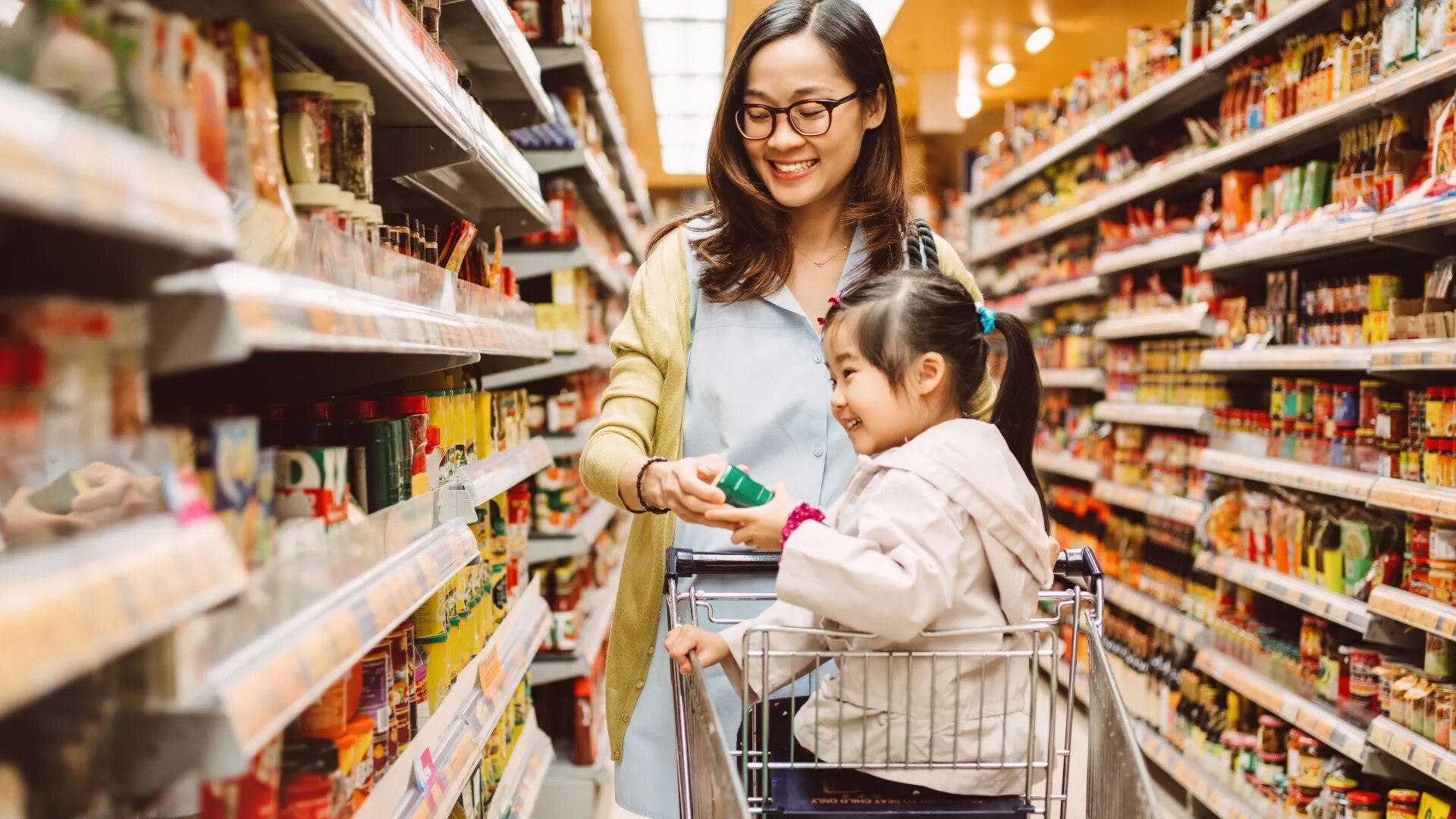 She went shopping. Go to the supermarket. Go shopping. At the supermarket. Go shopping children.