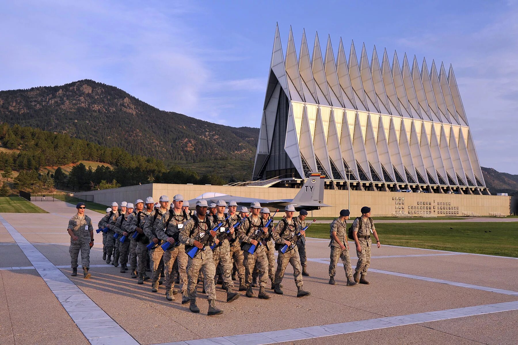 Academy based. Колорадо air force academy. колорадо спрингс академия. академия ввс сша. air force academy сша.