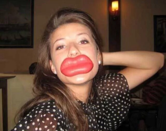 Губы толстушки. Ева князева муклы. Губы толстушки. Огромные накрашенные губы. Губы толстушки.