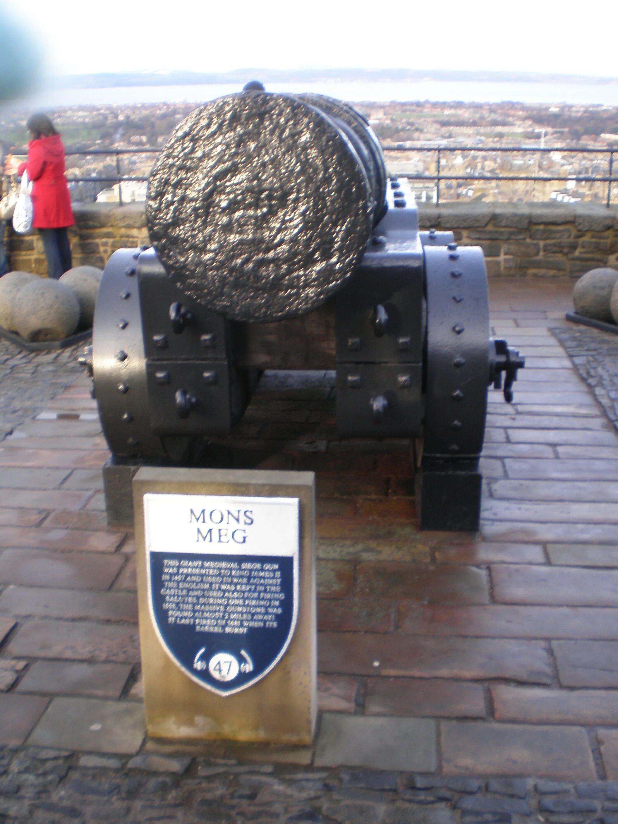 Bore stone. Mons meg. Монс Мег пушка. Монс Мег. Mons meg Scotland.