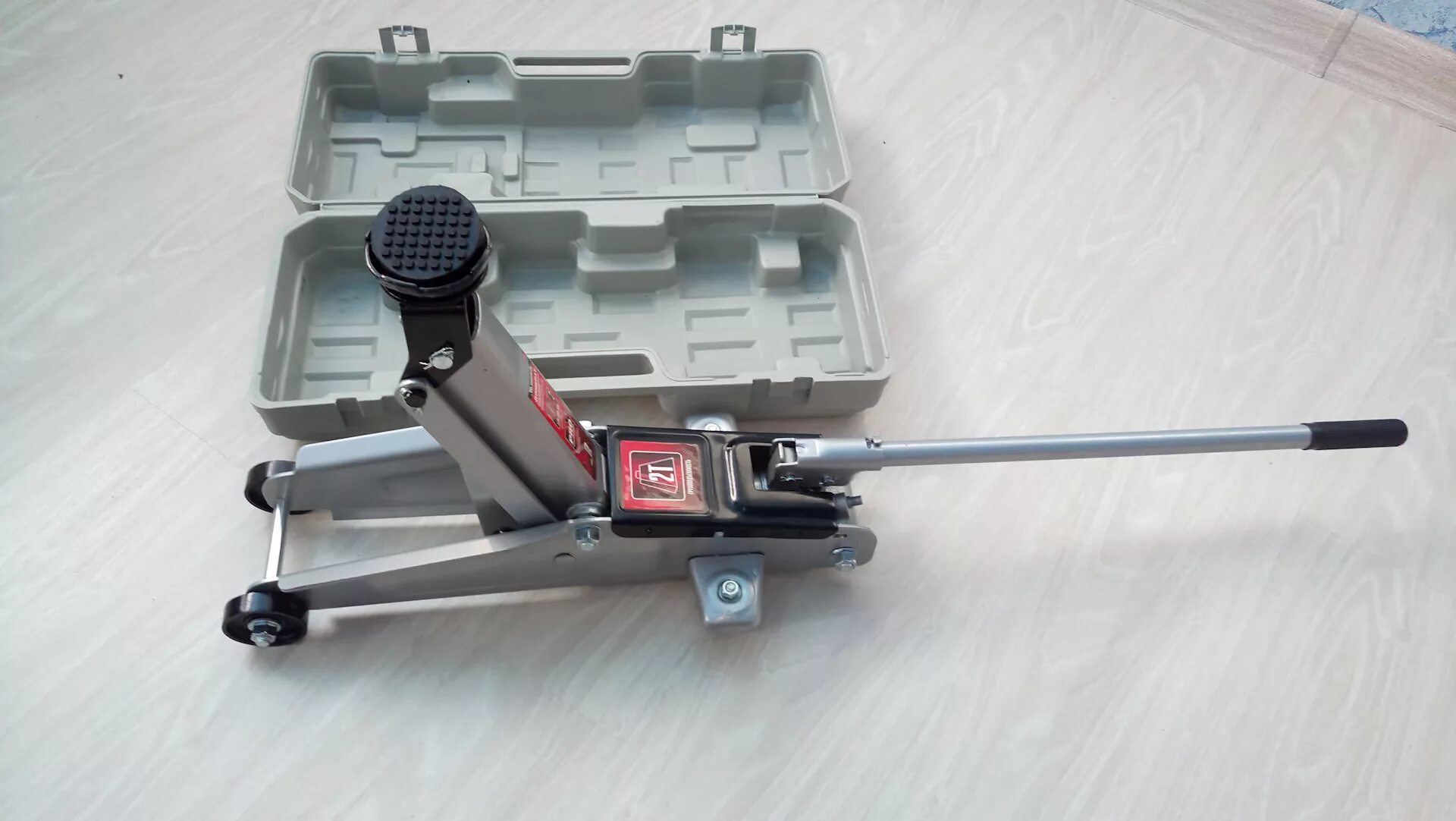 Ilco x270. Домкрат matrix 2т. Ремкомплект matrix 2 тонны домкрат. Подкатной домкрат matrix 2т. Таль цепная matrix 519335.