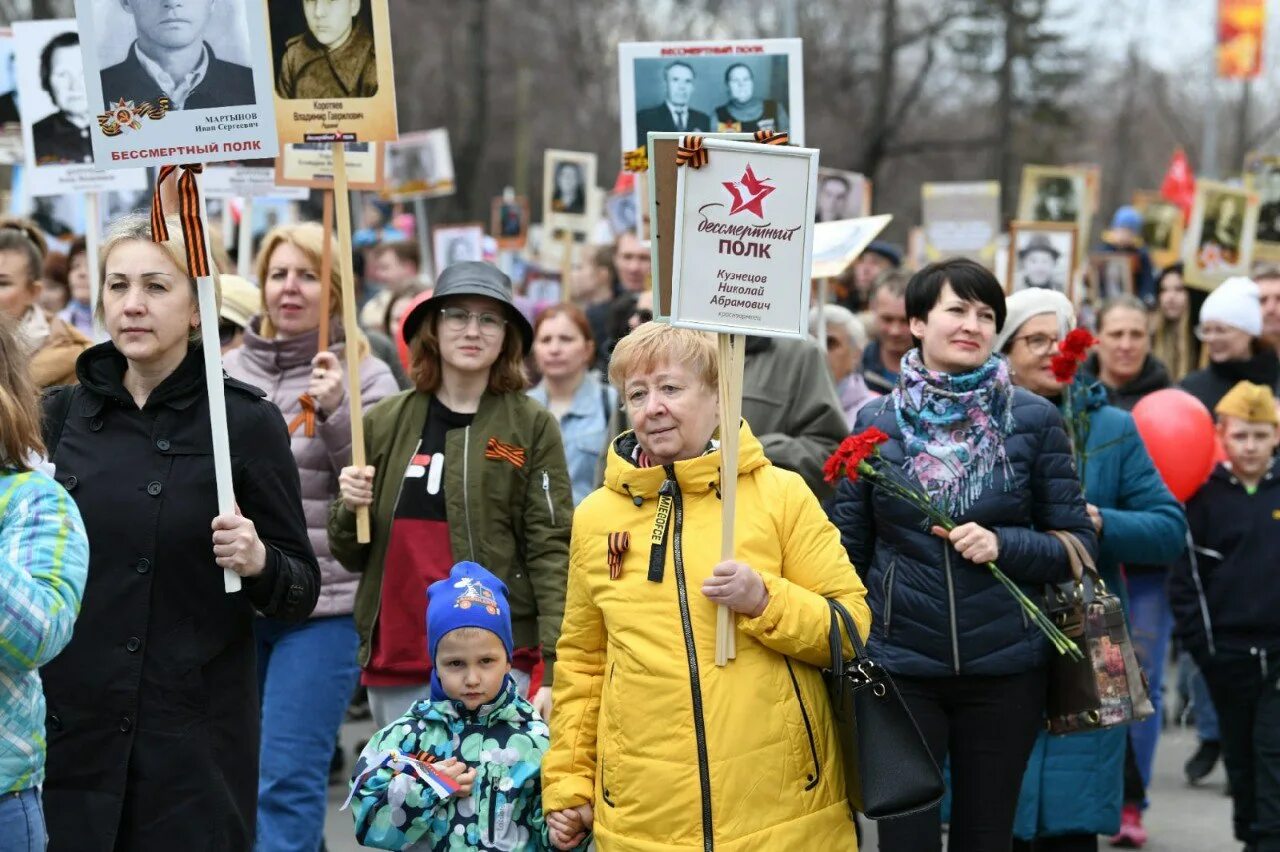 1 мая петрозаводск. Бессмертный полк. Бессмертный полк Петрозаводск. Бессмертный полк Украина. Шествие Бессмертного полка вести Карелии.