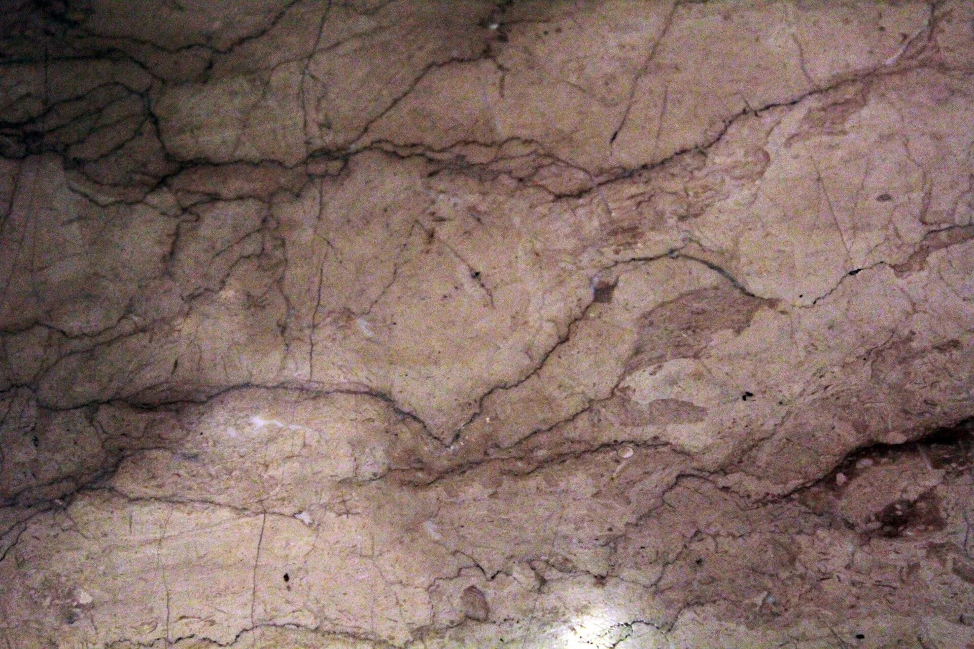 Мраморные трещины. Мрамор текстура. Структура мрамора. Трещины в мраморе. Мраморная стена текстура.