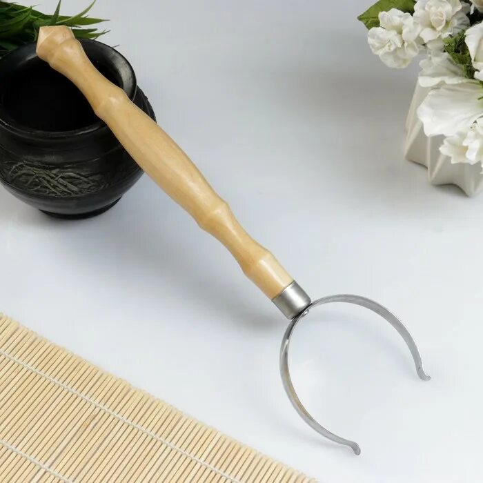 рогач ухват. ухват для горшочков. ухват для горшочков. посуда из глины. ухват для глиняного горшка.