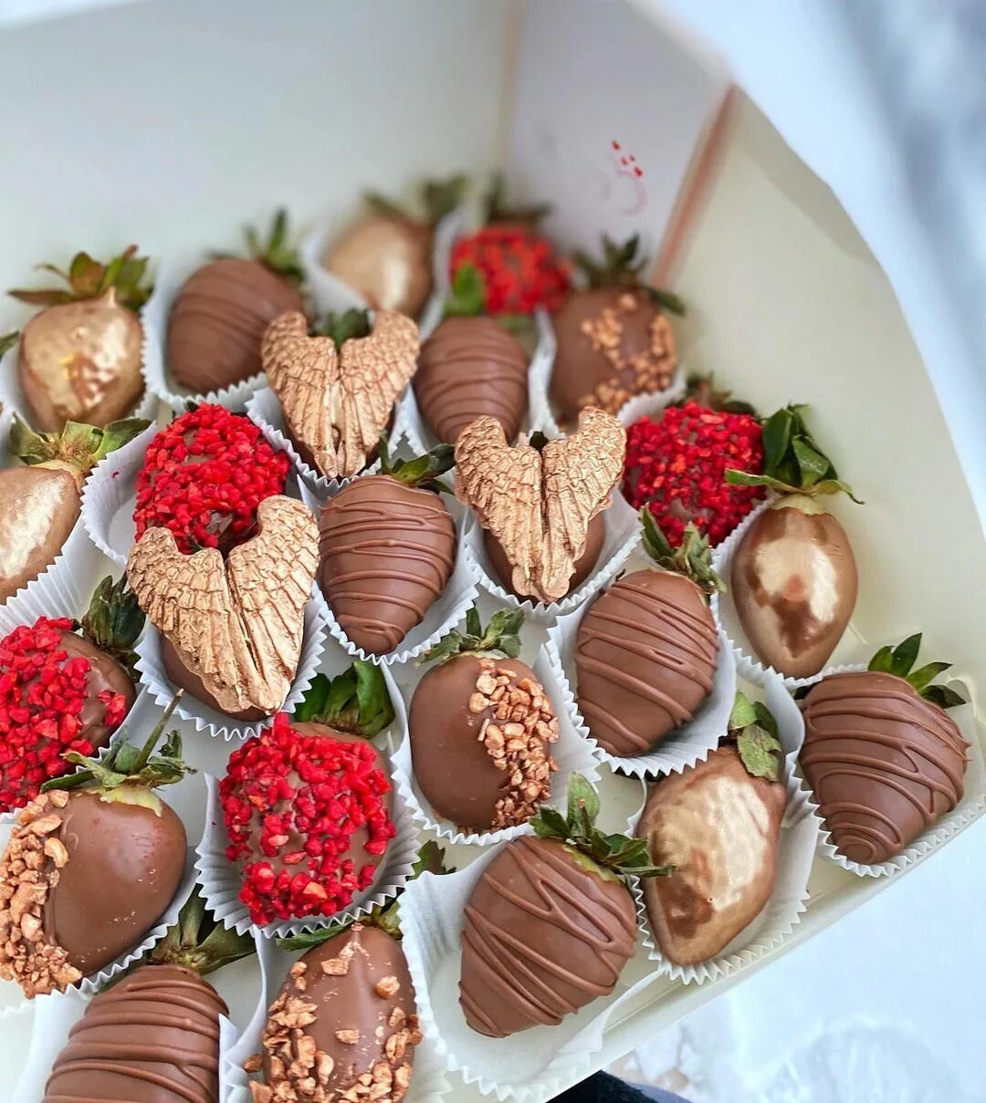 Клубника в шоколаде ханты-мансийск заказать. Клубника в шоколаде ханты мансийск. Клубника в шоколаде ханты мансийск. Клубника в шоколаде набор. Букет из клубники в шоколаде хаки.