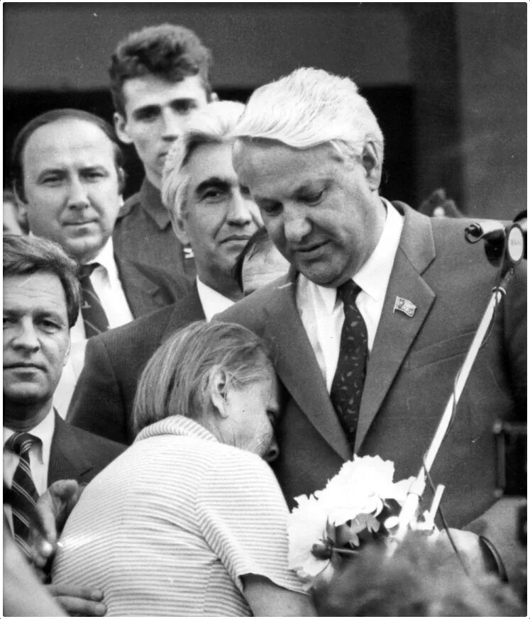 Выборы 12 июня 1991. Прогулка по улицам москвы 1989 года. Похороны игоря талькова. 6 июня 1991. Переименование ленинграда в санкт-петербург.