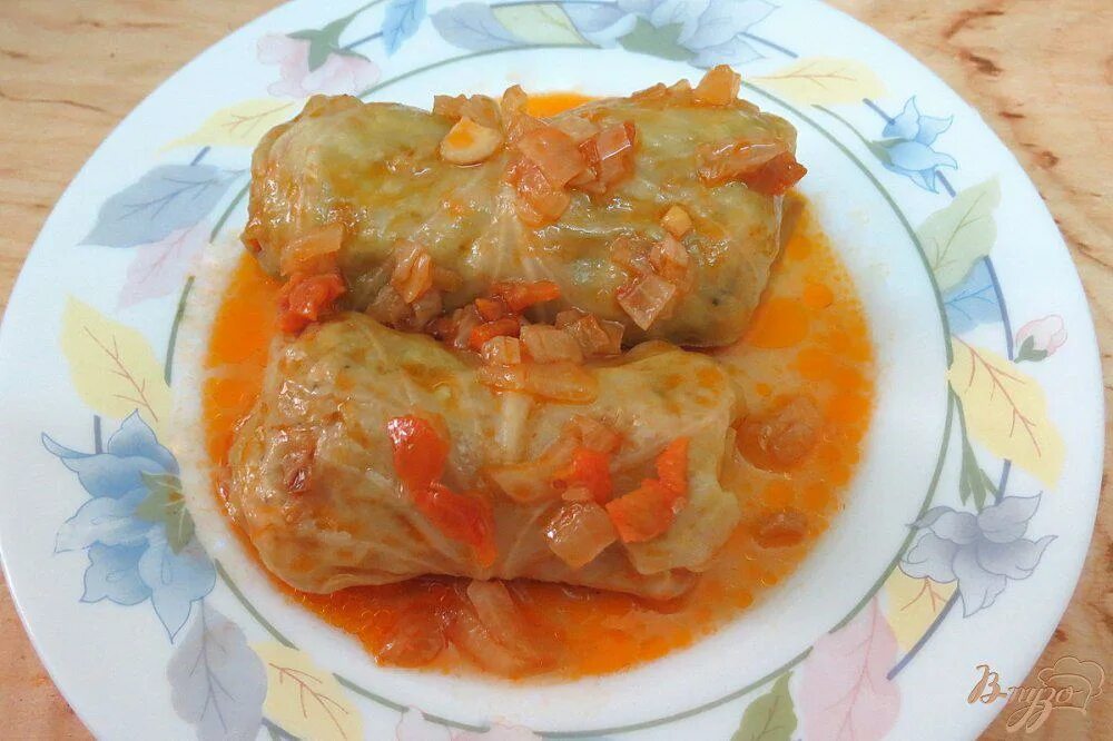 Вкусные голубцы с мясом в кастрюле. Голубцы с капустой. голубцы из свежей капусты домашние. голубцы с подливкой. голубцы с подливкой в духовке.