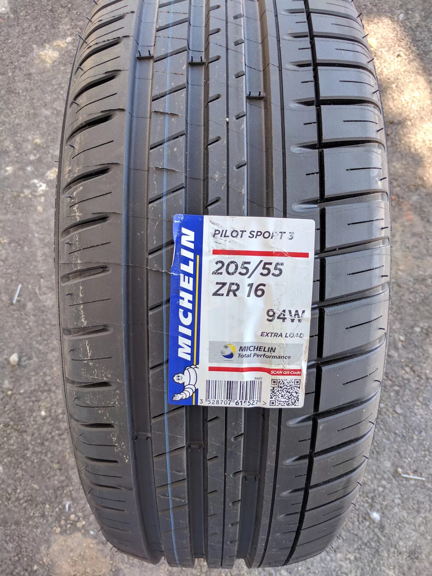 Резина michelin pilot sport 3. Michelin Pilot Sport 3. Michelin Pilot Sport 3 летняя. Michelin Pilot Sport Sport 3 Assymetric. Резина Мишлен пилот спорт 4 5.