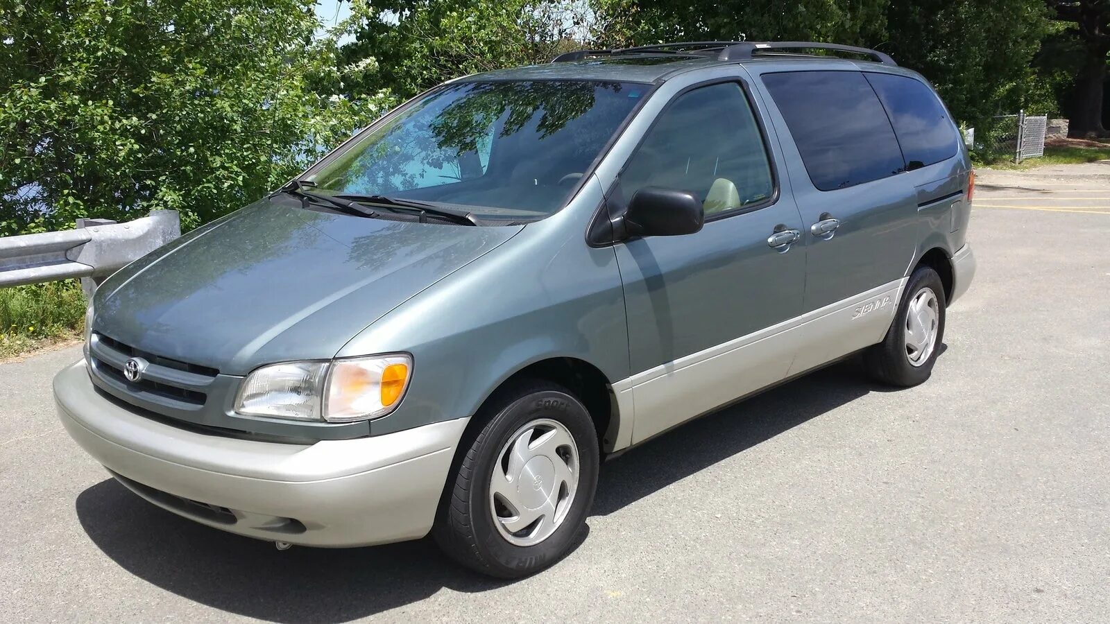 Минивэны 2000 годов. Toyota Sienna 2000. Тойота минивэн Превия 2000. Toyota Sienna 1990. Минивэн Тойота Сиенна 1990.