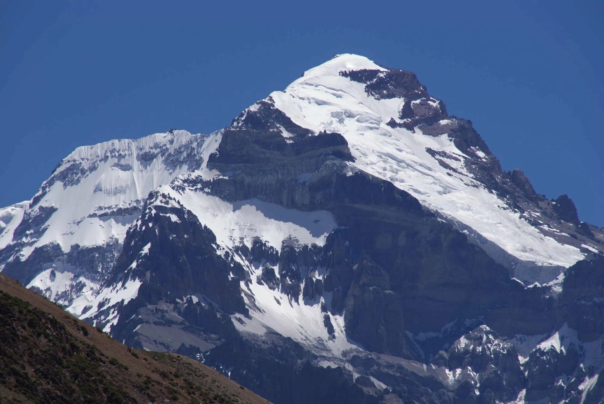 Высшая точка горной системы южной америки. Гора Анды гора Аконкагуа. Аргентина Аконкагуа. Аргентина Анды Аконкагуа. Высота горы Аконкагуа в Аргентине.