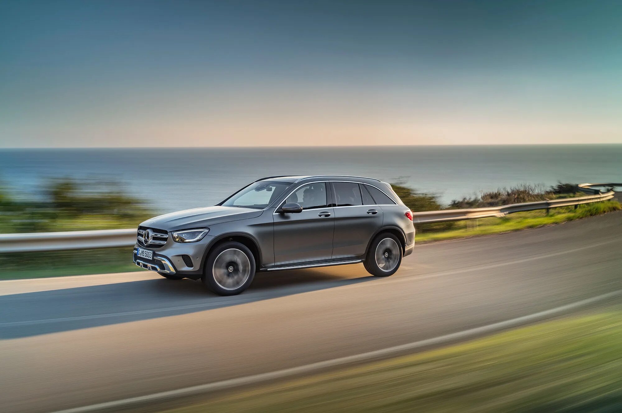 Glc mm. Mercedes benz glc x253. мерседес кроссовер glc 2025. мерседес-бенц glc 2019. mercedes benz glk 2019.