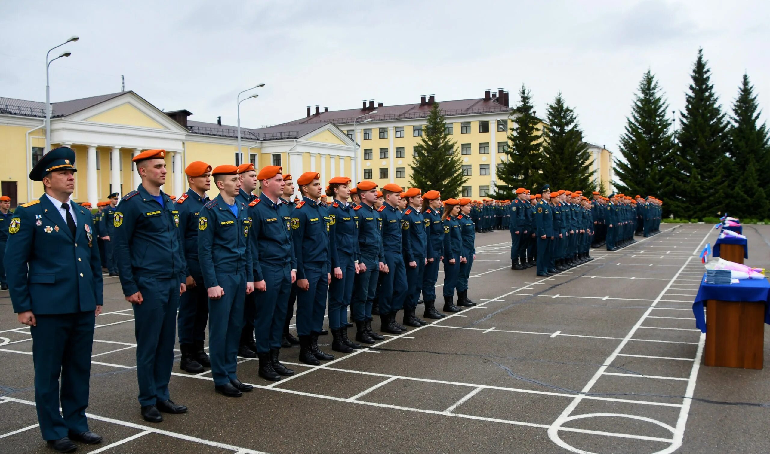 Сибирская пожарно-спасательная Академия ГПС МЧС России выпуск. Выпуск студентов Академии МЧС. Сибирская пожарно-спасательная Академия Железногорск выпуск. Эиос академия мчс