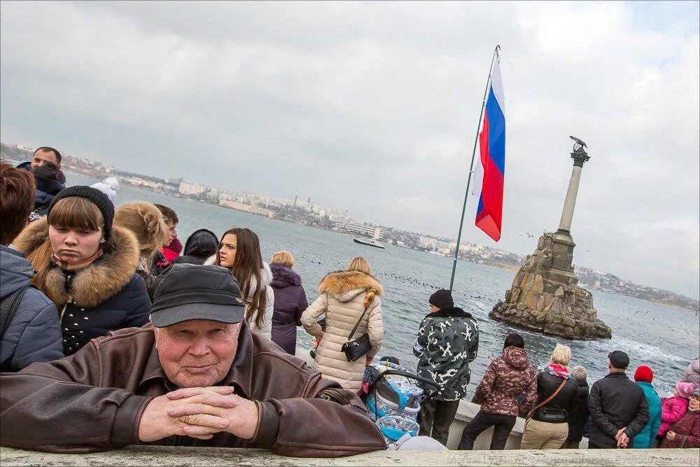 Главные изменения в крыму после 2014. Крым местные жители фото. Фото ТАСС присоединение Крыма к России фото. Бабушка с Крыма за воссоединение с Россией.