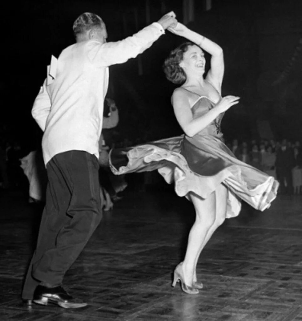 Рок-н-ролл (танец). Танцуем свинг. Рок н ролл 1950. Танец рокен ролл.
