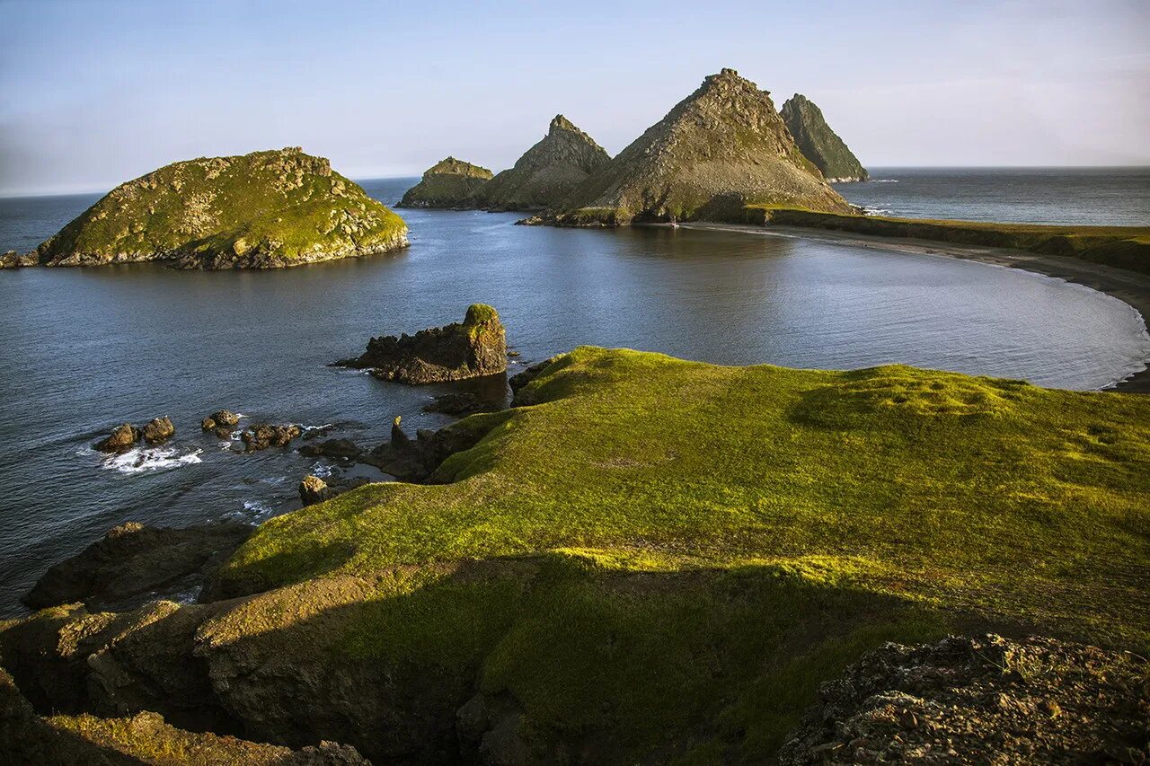 побережье дальнего востока. лазовский заповедник дальнего востока. побережье дальнего востока. петропавловск-камчатский тихий океан. бухта емар приморье.