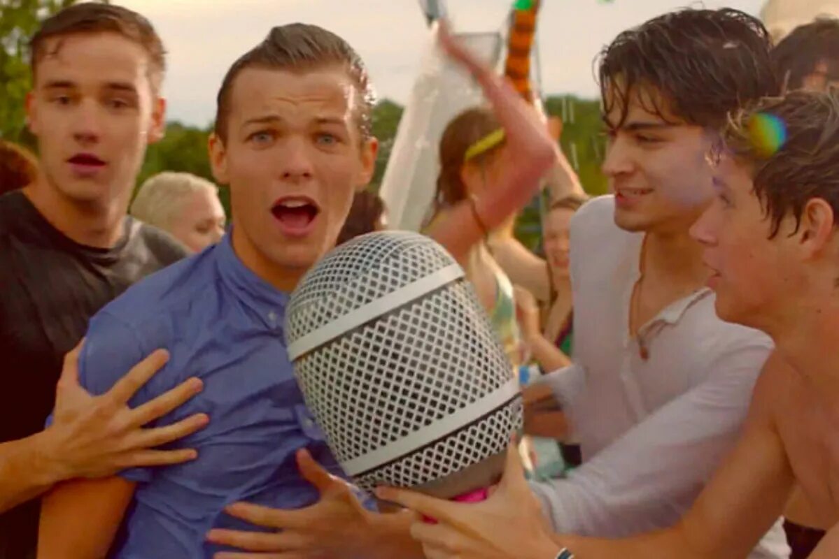 I had a good time. Молодежь гиф. one direction live while we&#039;re young. never have i ever one direction. we&#039;re having a good time.