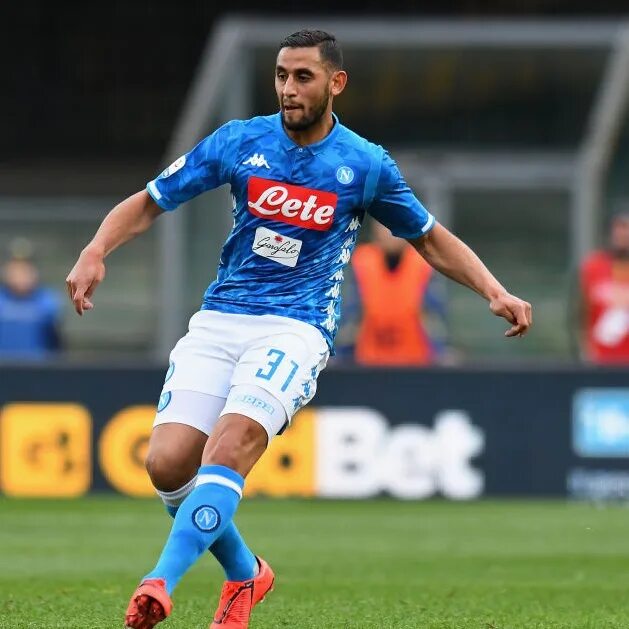 Магазин гулам. Фаузи гулям. faouzi ghoulam. guly футболист. фаузи гулам фото 2025 год наполи.