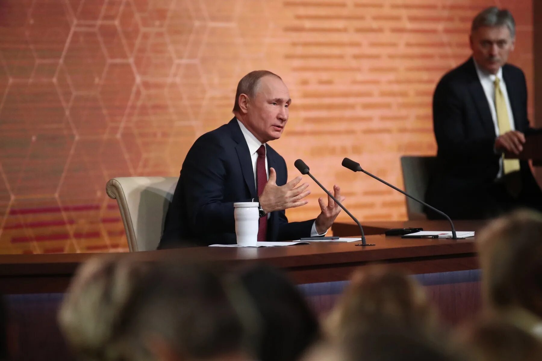 Последние новости пресс конференции. Владимир путин пресс конференция. владимир путин пресс-конференция 2019. пресс-конференция владимира путина 2019. большая пресс-конференция владимира путина 2019.