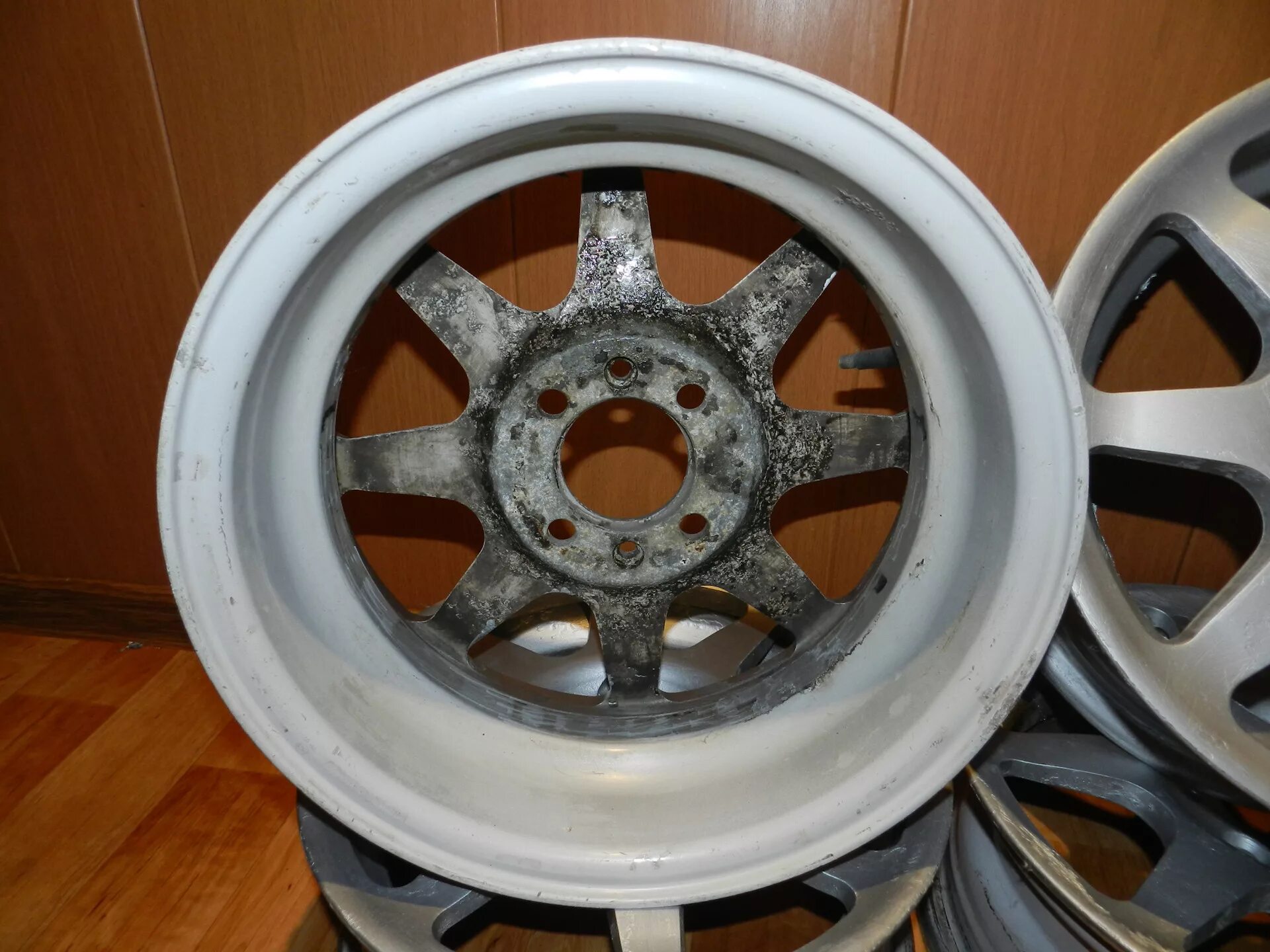 Диск штампованный ваз 2110 r13. Bsa racing r13 6j et-15 разболтовка. Штампы кварц. Акцент на разварках. Enkei диски r13.