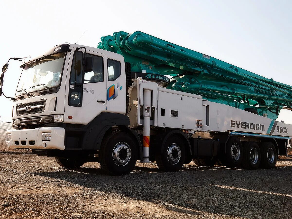 Новый бетононасос. Автобетононасос kcp 48. Daewoo novus cr9cs. Автобетононасос putzmeister bsf 42-5. Бетононасос cifa 60.