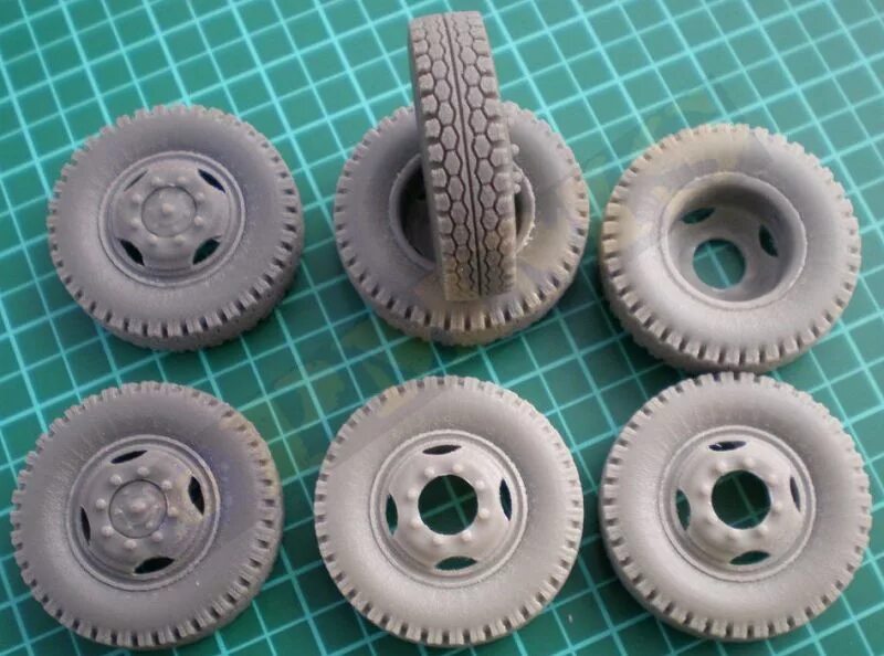 Custom factory. Зил 130 1/35 customfactory. зил-130 1\35 custom factory. колеса на модель зил 130 1 35. модель зил 130 1/35.