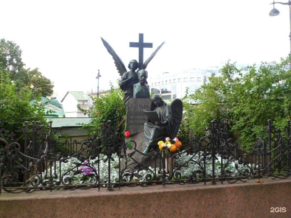 Чайковский в петербурге. Похороны чайковского петра ильича. могила петра чайковского. чайковский похоронен в петербурге.