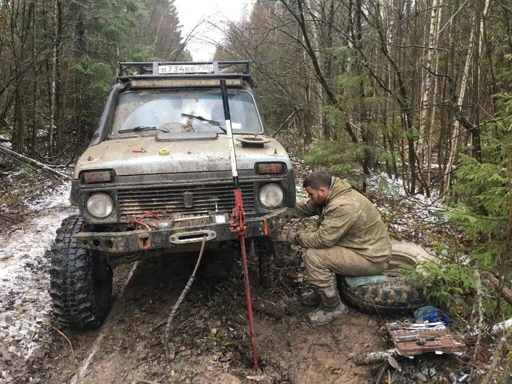 Облегченная нива. Шевроле Нива трофи. Покатушки на Ниве 2121. Нива 4х4 трофи. Нива 4х4 оффроад на пульте управлении.