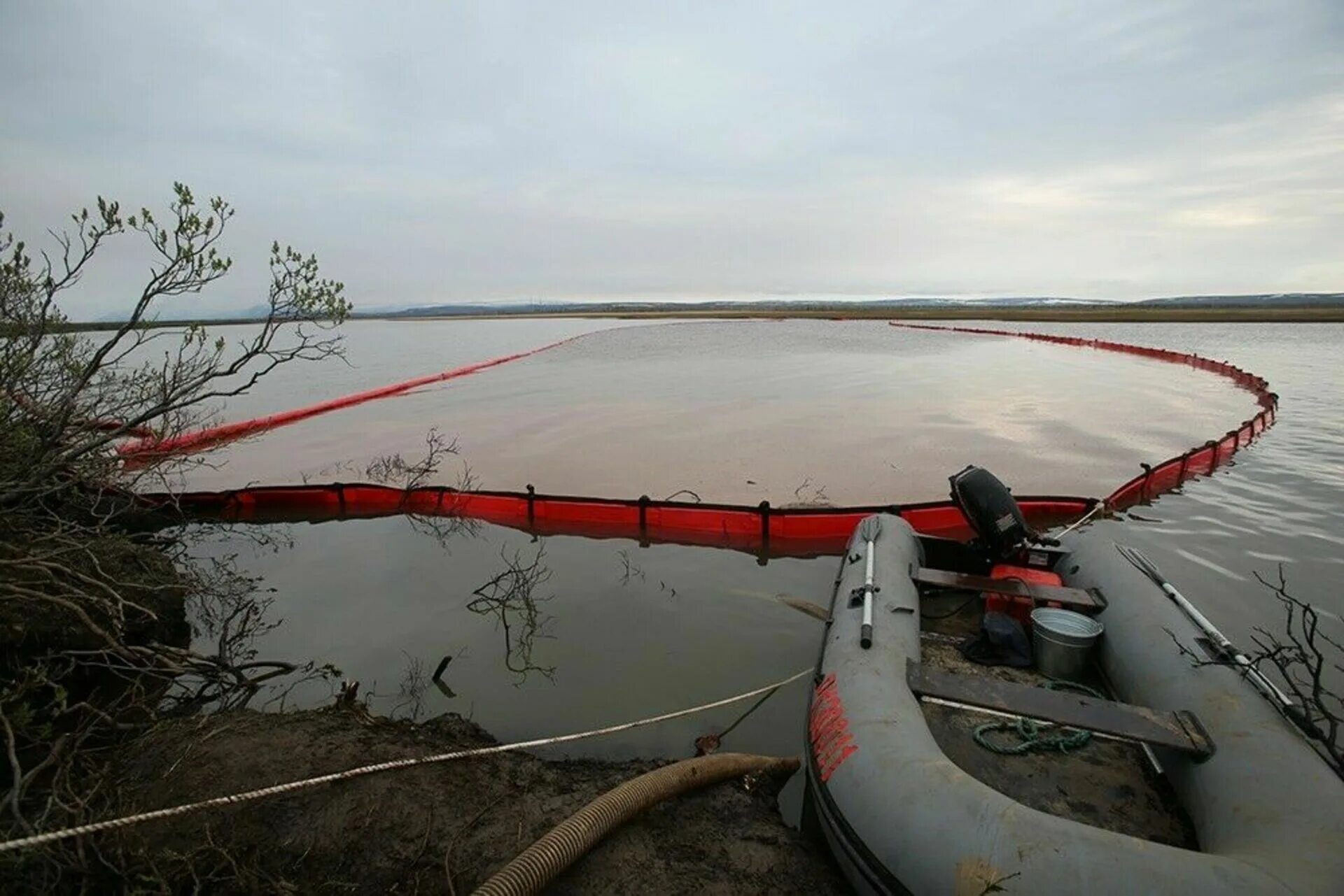 ТЭЦ-3 Норильск разлив топлива. Разлив нефтепродуктов в Норильске. Разлив дизельного топлива в Норильске. Разлив дизельного топлива в Норильске 2020. Разлив горючего