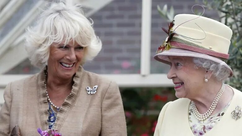 Камилла королева великобритании фото Camilla wears the same 26-diamond necklace Queen Elizabeth wore to her coronatio