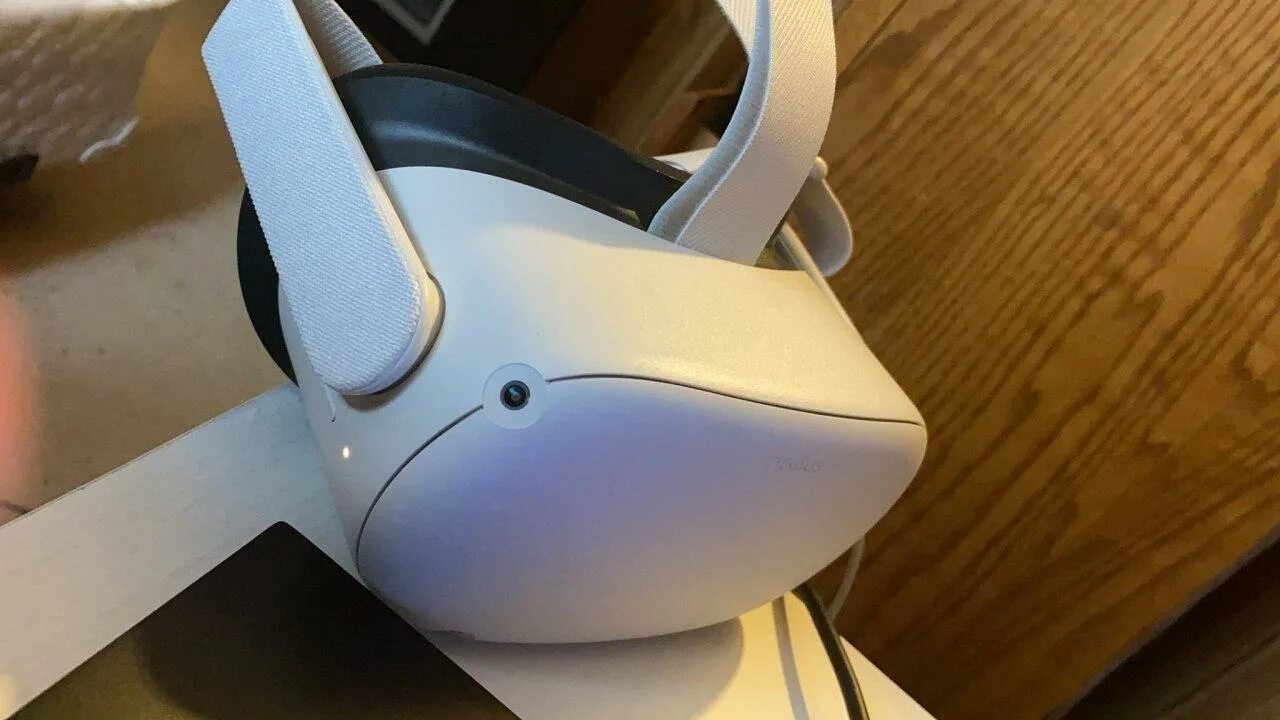 Стоит ли покупать oculus quest. Oculus colt 2. силиконовая накладка oculus rift s. дополнительная пластиковая деталь в oculus 2. габариты oculus quest 2.