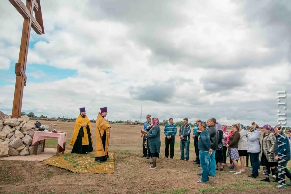 Погода в село питерское. Новотулка Саратовская область. Новотулка село Саратовская обл. Новотулка Питерский район. Поклонный крест села Мавринка Пугачевский район Саратовская область.