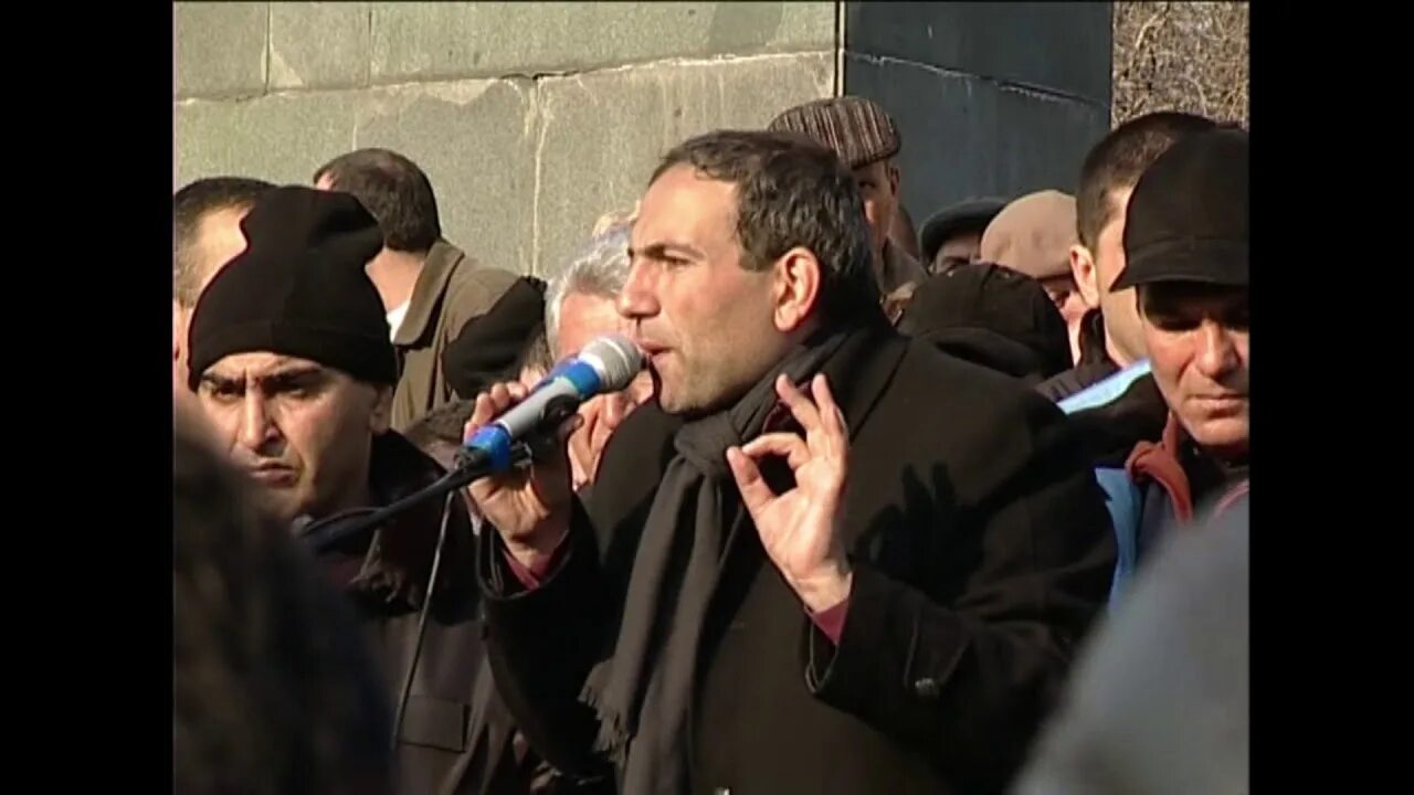 Митинг в ереване 2008 год. Март 1 2008 в армении ереван. Беспорядки в армении. 2008 год армения. 2008 год армения.