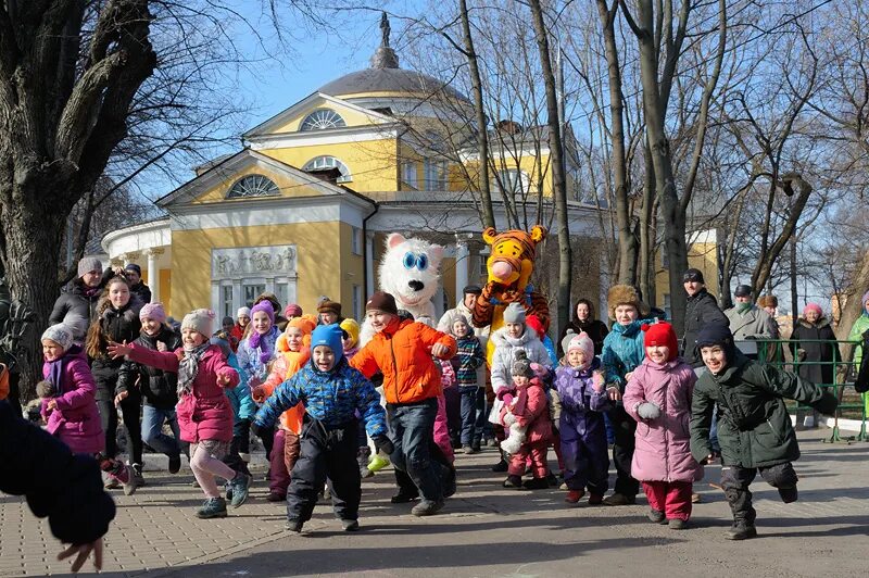 Масленица в люблино. Масленица в усадьбе Люблино. Масленица в усадьбе Коломенское. Масленица у Дурасова.