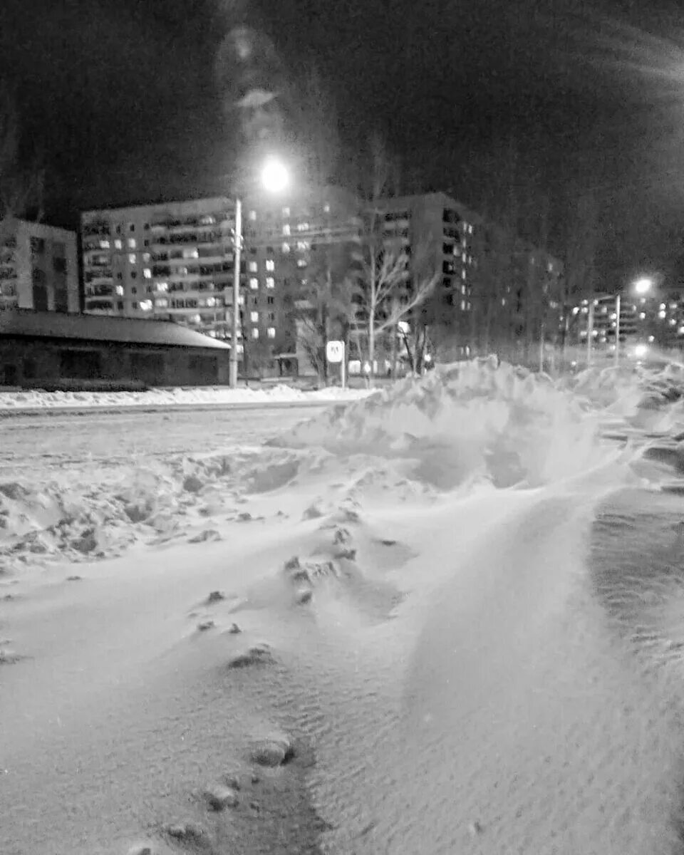 Пурга адрес. Метель в городе. Вьюга в городе. Снежная буря. Снежная буря в городе.