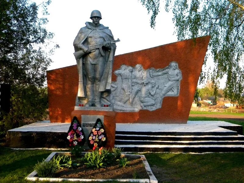 Какие есть военные памятники. Фотоматериал памятники воинской славы. Памятники воинской славы Белгородской области. Дорогощь Грайворонский район. Памятники воинской славы Белгородско.